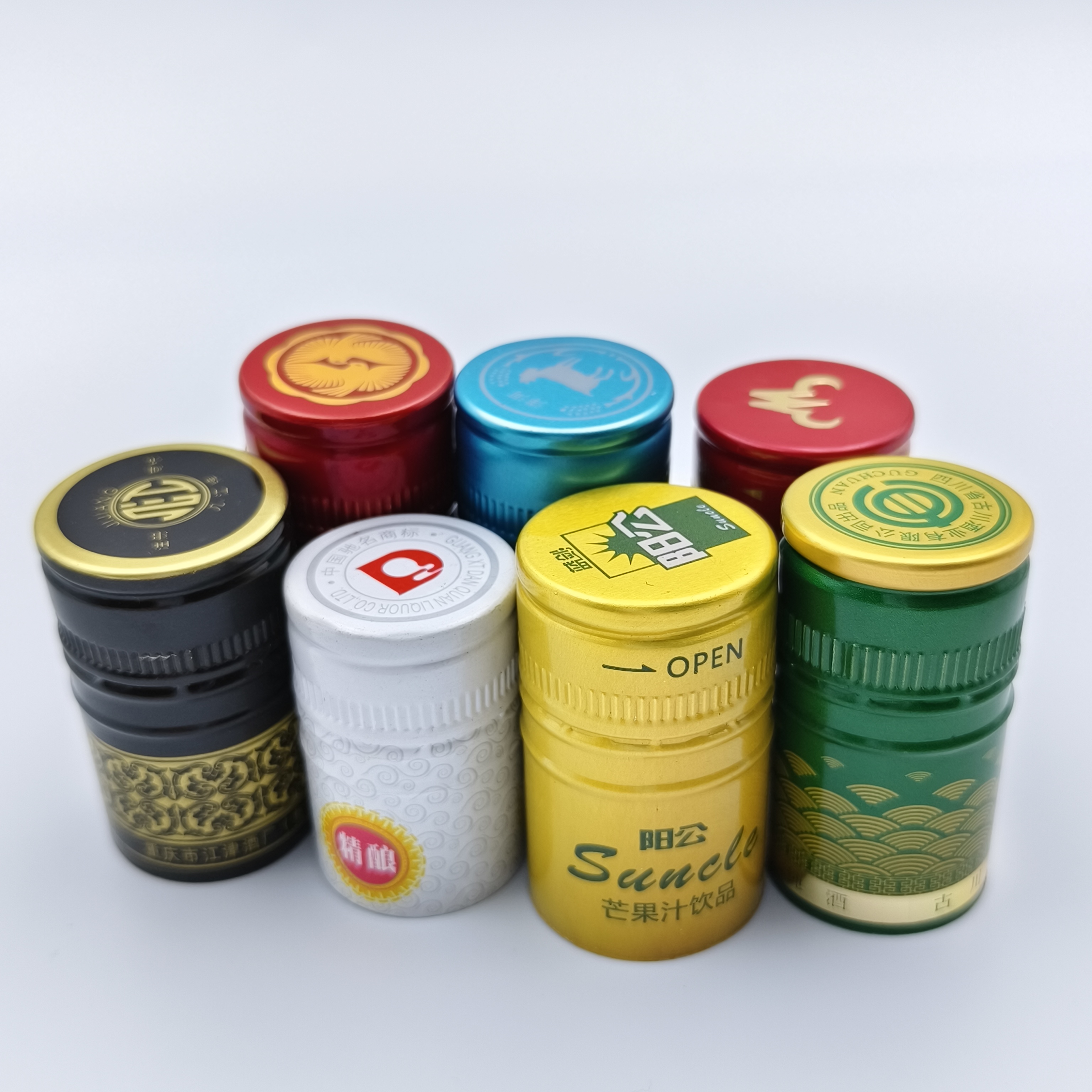 Aluminum cap closure for spirits bottle