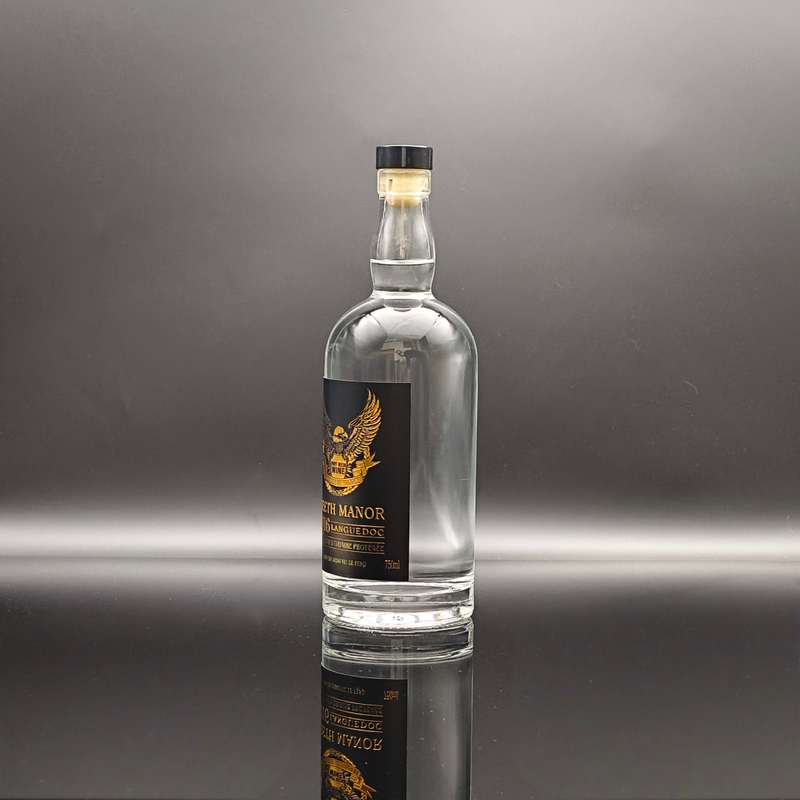 Luxury Elegant Vodka Glass Bottles Packaging with Premium Finishes