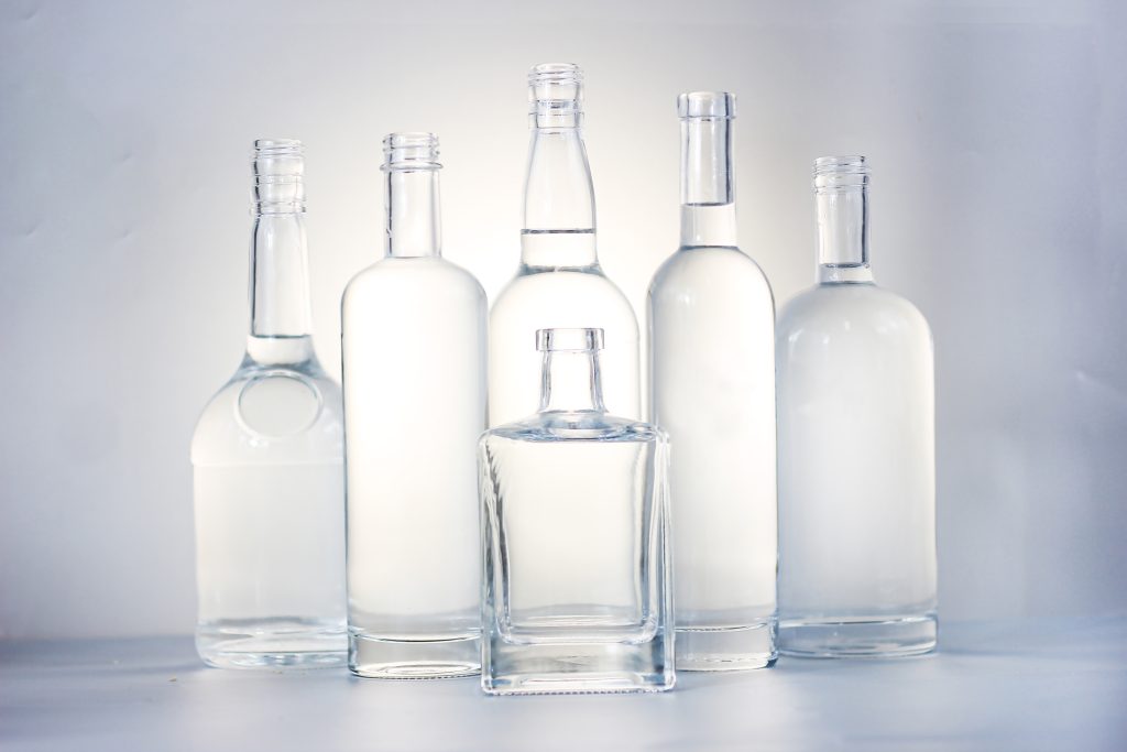 Premium clear vodka glass bottle supplier from China