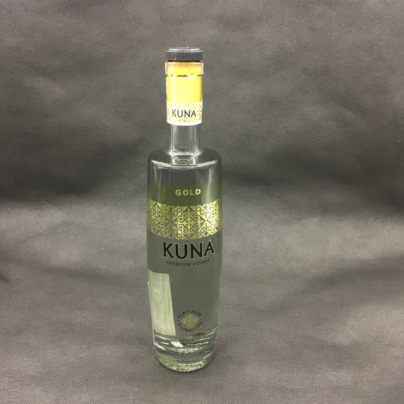 500ml 700ml Custom Gold Stamping Vodka Bottles with Decorative Finishes